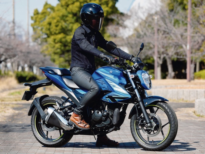 SUZUKI GIXXER（2023年モデル）乗車姿勢