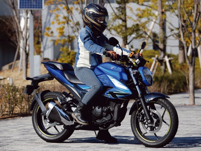 SUZUKI GIXXER（2023年モデル）乗車姿勢