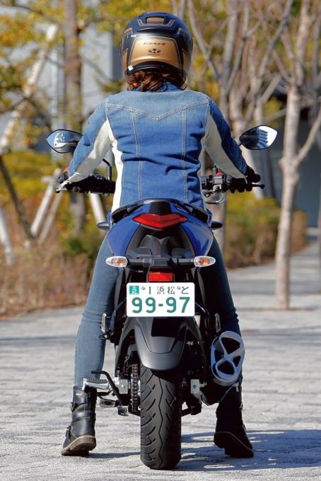 SUZUKI GIXXER（2023年モデル）足つき