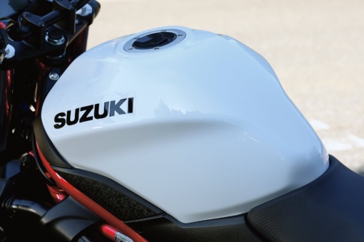 SUZUKI SV650 ABS タンク