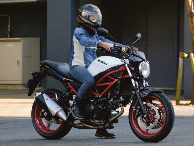 SUZUKI SV650 ABS 乗車姿勢