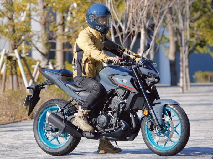 YAMAHA MT-25（2023年モデル）乗車姿勢